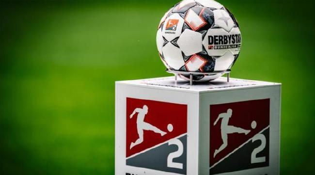 在U17世界杯1/4决赛阿根廷3-0战胜巴西的比赛中，他上演帽子戏法，一人包办全部进球。